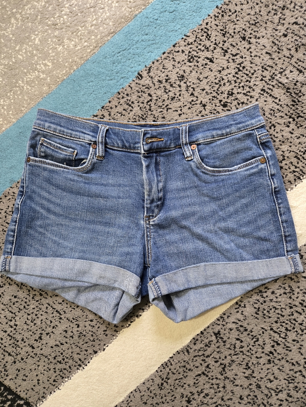 Blank Nyc The Fulton Roll Up Short,  Size 28, EUC